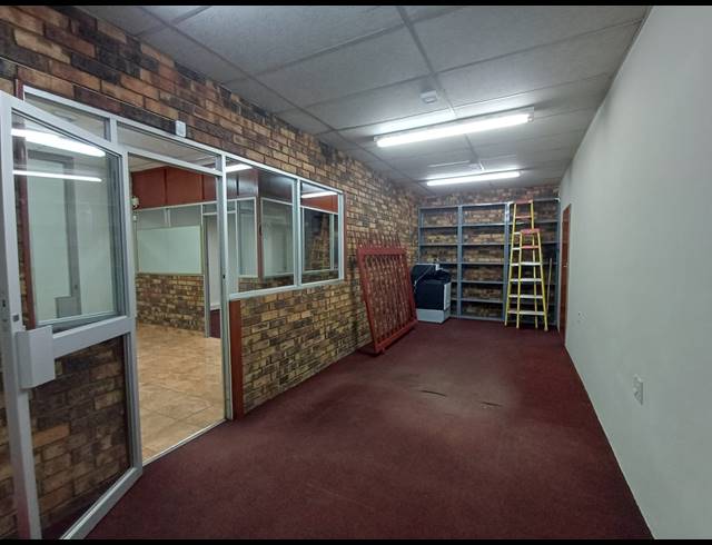 402M² WAREHOUSE FOR SALE IN VANDERBIJLPARK CE 6